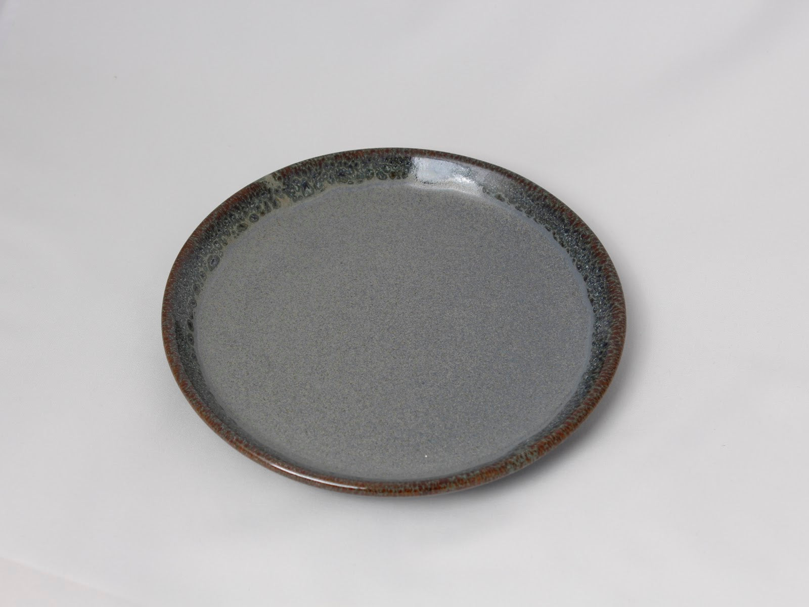 ZURI Dinner Plate detail